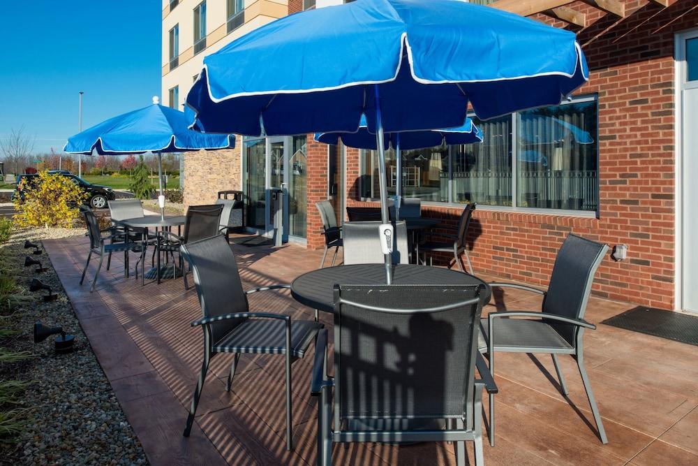 Fairfield Inn & Suites By Marriott Akron Stow Exterior photo