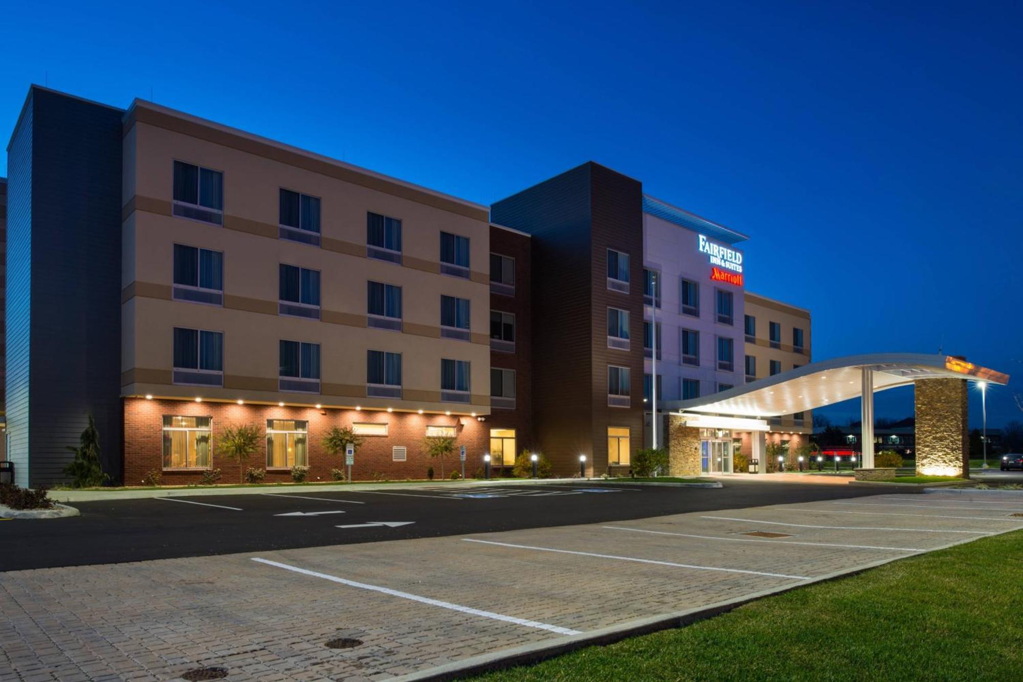 Fairfield Inn & Suites By Marriott Akron Stow Exterior photo